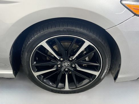 Used 2020 Toyota Camry XSE FWD image 10
