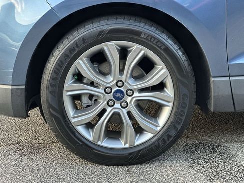 Used 2019 Ford Edge Titanium image 10