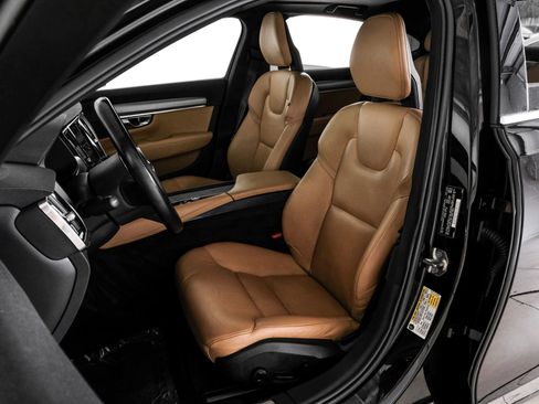 Used 2017 Volvo S90 T6 Momentum w/ Vision Package image 33