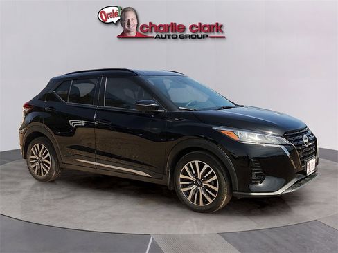 Used 2023 Nissan Kicks SR w/ SR Premium Package image 6