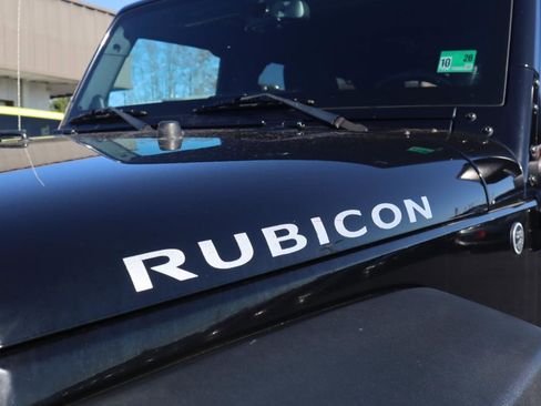 Used 2014 Jeep Wrangler Unlimited Rubicon w/ Connectivity Group AWD/4WD image 22