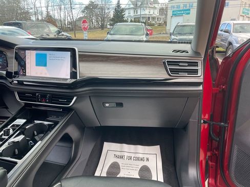 Used 2024 Volkswagen Atlas SEL Premium R-Line image 29