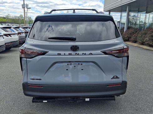 Used 2026 Toyota Sienna XLE Woodland Edition AWD/4WD image 6
