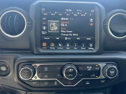 Used 2023 Jeep Wrangler Sahara AWD/4WD image 29