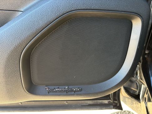 Used 2018 Nissan Titan SL image 13