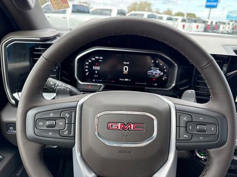 New 2026 GMC Sierra 1500 SLT image 28