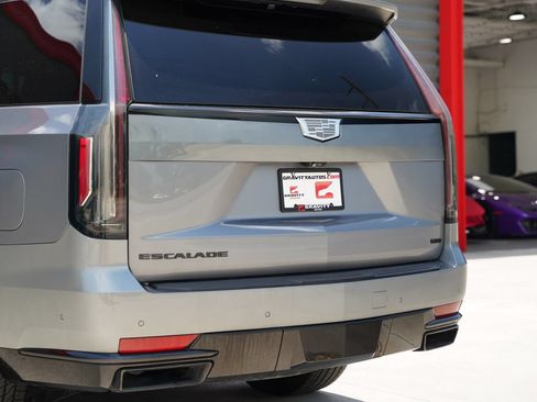 Used 2022 Cadillac Escalade ESV Sport Platinum w/ LPO, ONYX Package AWD/4WD image 10