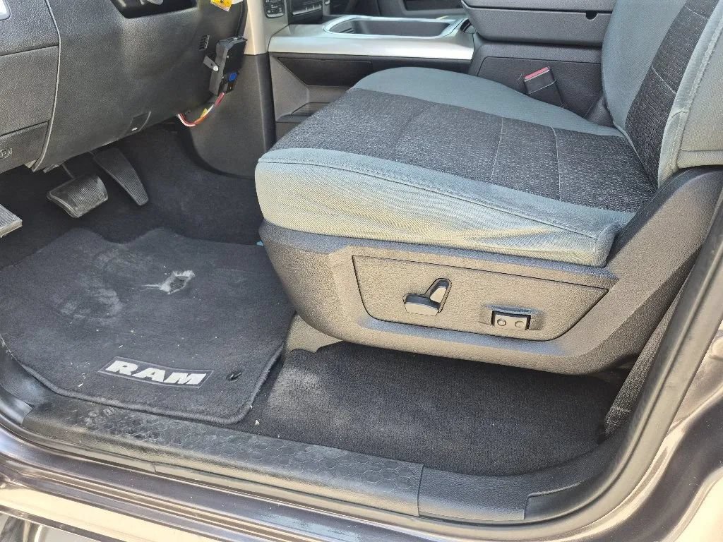 Used 2016 RAM 1500 Big Horn AWD/4WD image 18