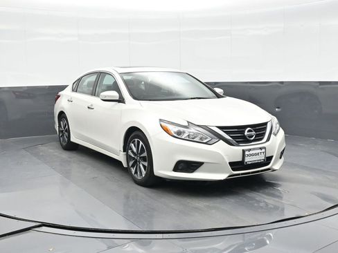 Used 2016 Nissan Altima 2.5 SL w/ 2.5 Technology Package image 19