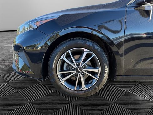 Used 2023 Kia Forte LXS w/ LXS Technology Package image 14