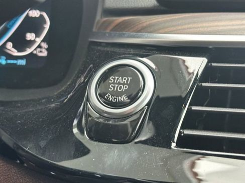 Used 2023 BMW 530e xDrive w/ Executive Package image 27