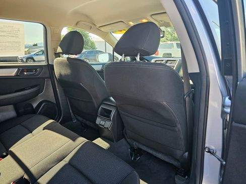 Used 2019 Subaru Outback 2.5i Premium AWD/4WD image 12