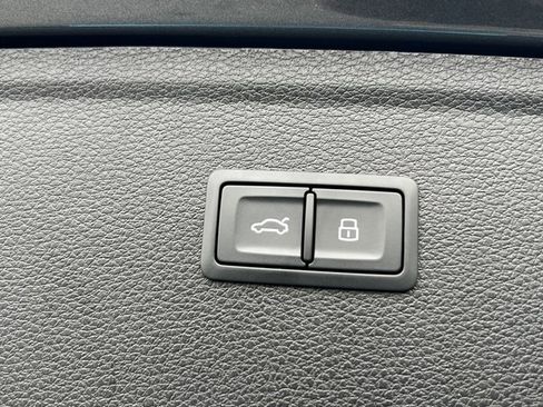 Certified 2025 Audi SQ5 Premium Plus w/ Premium Plus Package image 18