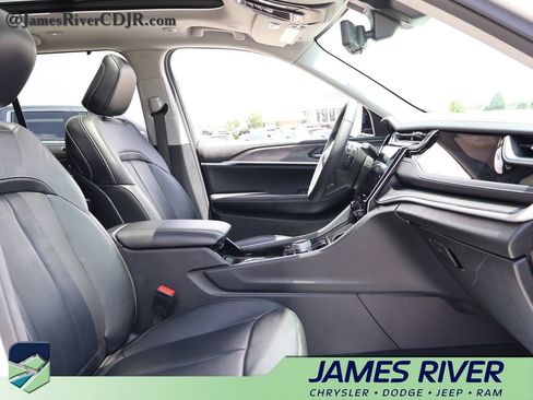 Used 2022 Jeep Grand Cherokee Limited 4xe w/ Luxury Tech Group II AWD/4WD image 9
