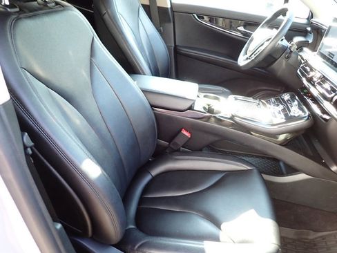 Certified 2023 Lincoln Nautilus AWD w/ Premium Package image 11