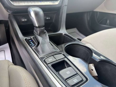 Used 2018 Hyundai Sonata SEL w/ Tech Package 02 image 16