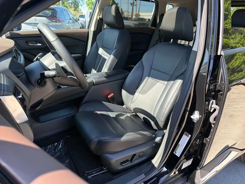 Used 2023 Nissan Rogue SL w/ SL Premium Package image 33