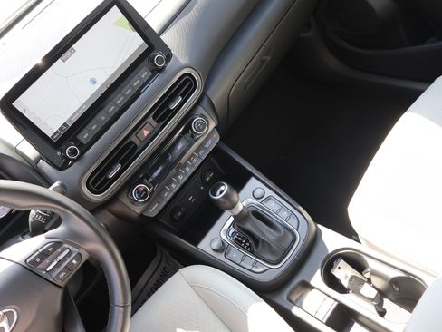 Used 2023 Hyundai Kona Limited AWD/4WD image 25