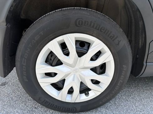 Used 2024 Toyota Corolla Cross L AWD/4WD image 12