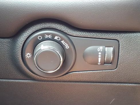 Used 2025 Dodge Durango GT AWD/4WD image 25