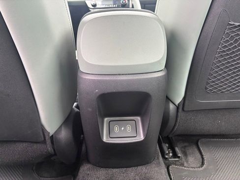 Used 2025 Hyundai Elantra Limited FWD image 15