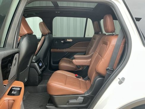 Used 2023 Lincoln Aviator Reserve w/ Equipment Group 201A AWD/4WD image 12