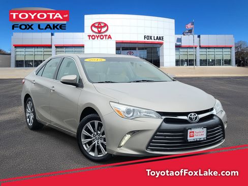 Used 2015 Toyota Camry XLE w/ Moonroof Package image 1