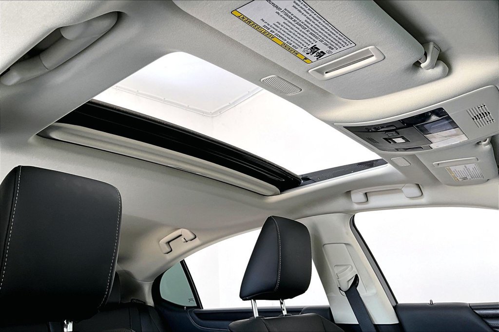 Used 2025 Lexus ES 300h w/ Premium Package FWD image 21