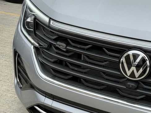 New 2026 Volkswagen Atlas Cross Sport SEL Premium R-Line AWD/4WD image 4