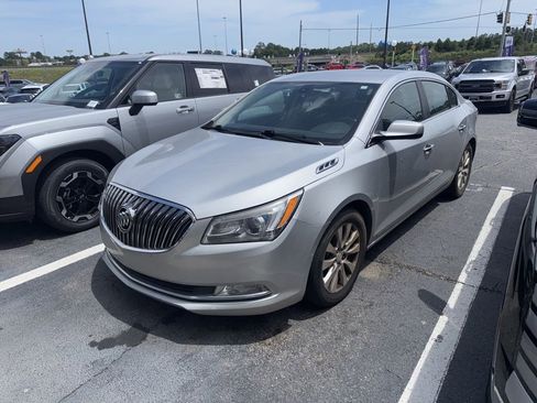 Used 2015 Buick LaCrosse FWD image 1