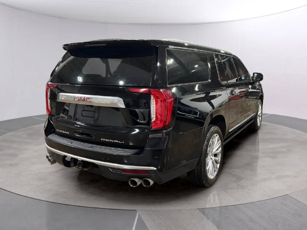 Used 2022 GMC Yukon XL Denali AWD/4WD image 3