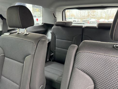 Used 2023 GMC Acadia SLE w/ Driver Convenience Package image 18