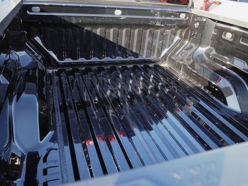 Certified 2024 Chevrolet Colorado LT w/ LT Convenience Package AWD/4WD image 9