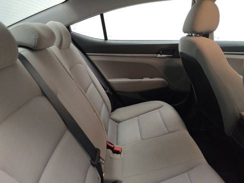 Used 2017 Hyundai Elantra SE image 19