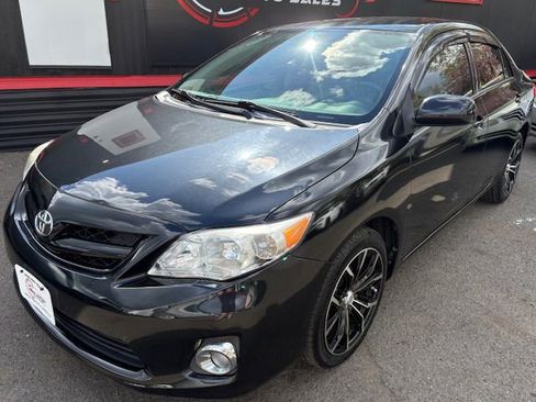 Used 2011 Toyota Corolla LE FWD image 1
