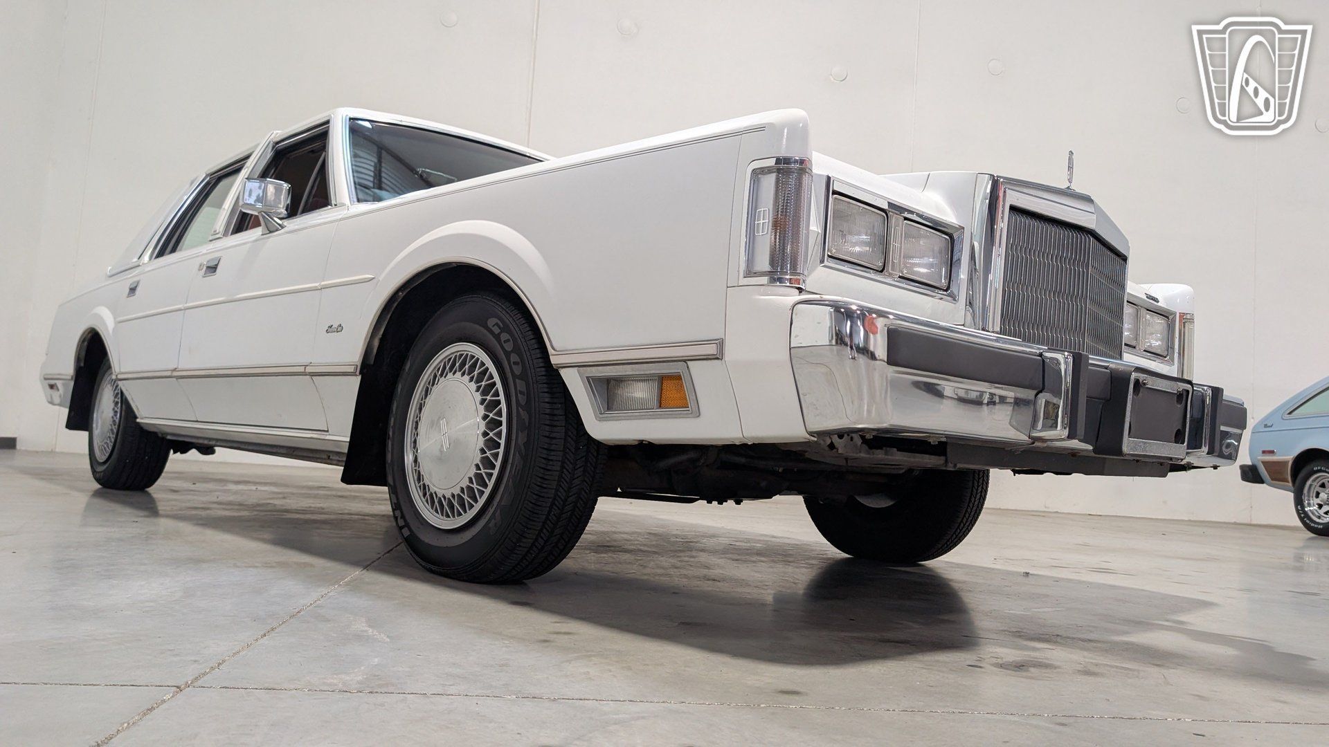 Used 1988 Lincoln Town Car RWD image 19