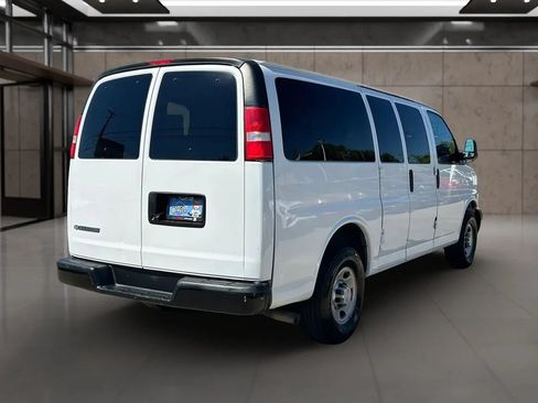 Used 2019 Chevrolet Express 2500 LS w/ Driver Convenience Package RWD image 4