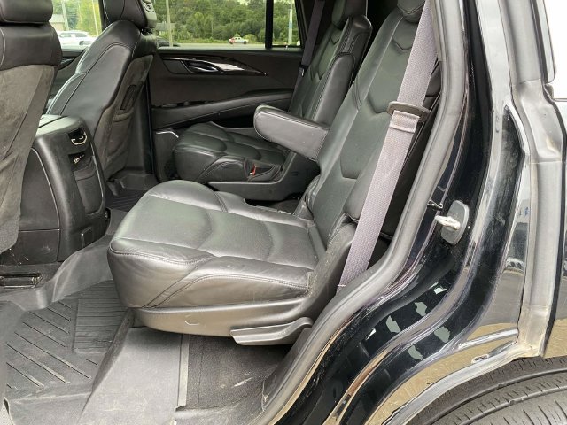 Used 2016 Cadillac Escalade Platinum AWD/4WD image 10