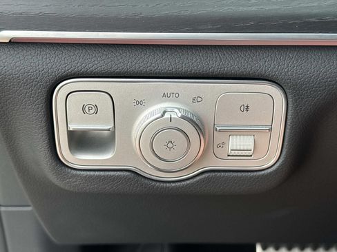 Used 2025 Mercedes-Benz GLS 580 4MATIC image 20
