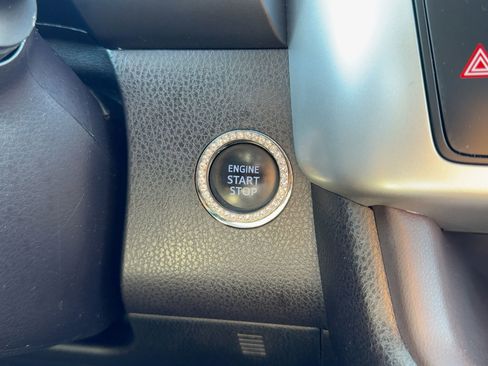 Used 2016 Toyota Highlander XLE image 26