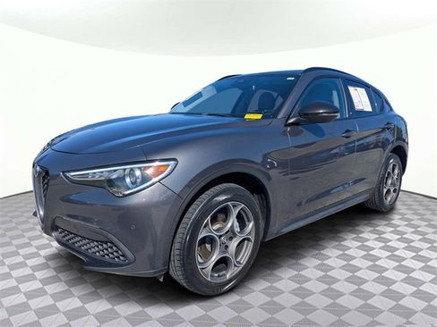 Used 2021 Alfa Romeo Stelvio Sprint w/ Nero Edizione image 7