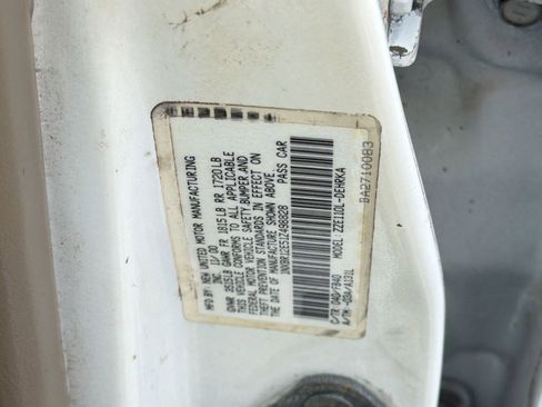 Used 2001 Toyota Corolla CE FWD image 19