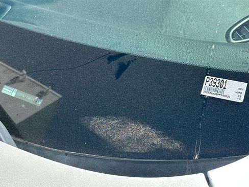 Certified 2023 Honda HR-V LX image 3