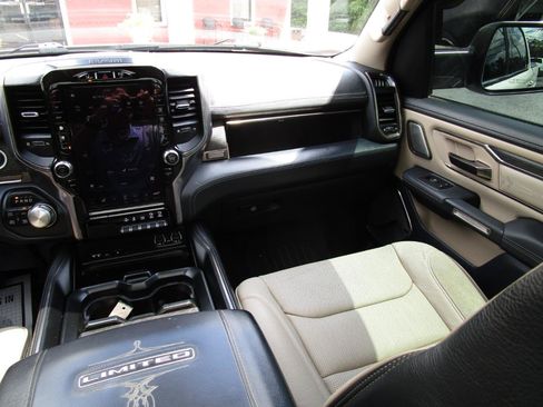 Used 2019 RAM 1500 Limited AWD/4WD image 11