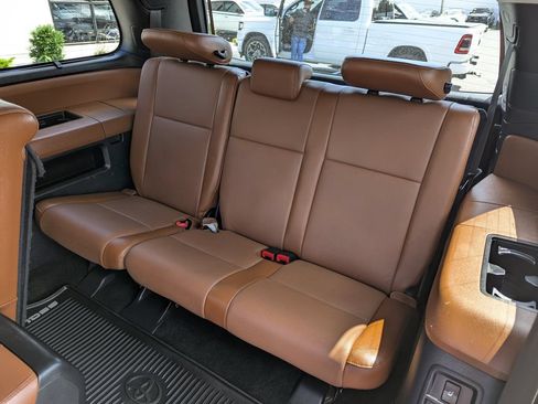 Used 2017 Toyota Sequoia Platinum AWD/4WD image 47