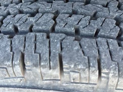 Used 2004 Ford E-350 and Econoline 350 Super Duty Wagon image 5