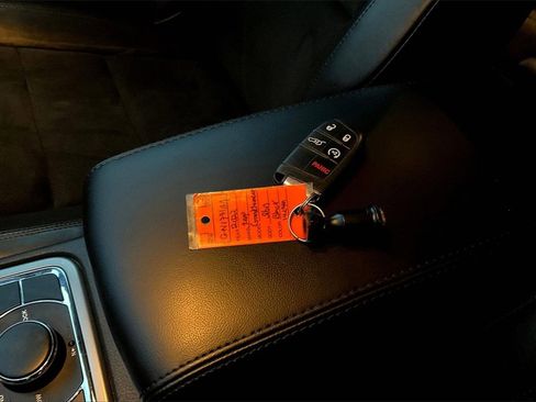 Used 2022 Jeep Grand Cherokee Laredo X image 34