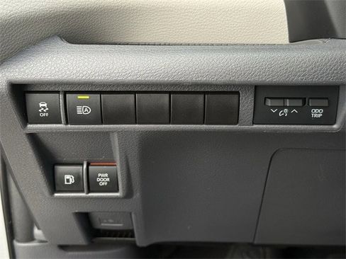 Used 2022 Toyota Sienna LE image 23