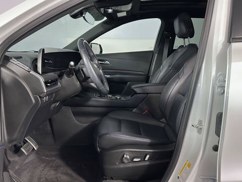 Used 2024 Cadillac XT4 Sport w/ Cold Weather Package AWD/4WD image 7