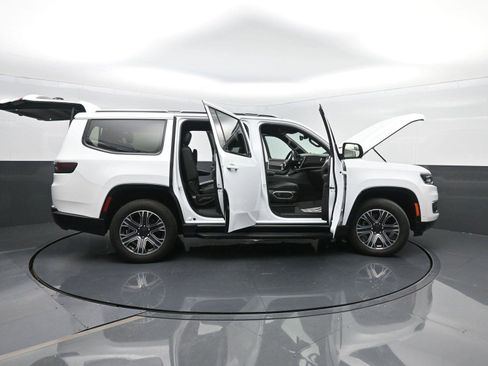 Used 2024 Jeep Wagoneer Series II image 50
